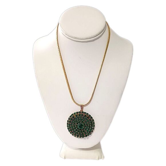 Green Rhinestone Encrusted Necklace Disc Pendant Circle Emerald Gold Tone Vtg - Picture 10 of 16